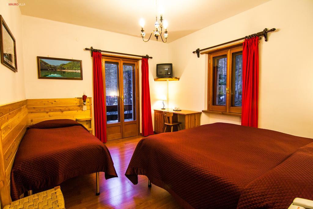 Hotel Garni Mille Pini Scanno Ruang foto