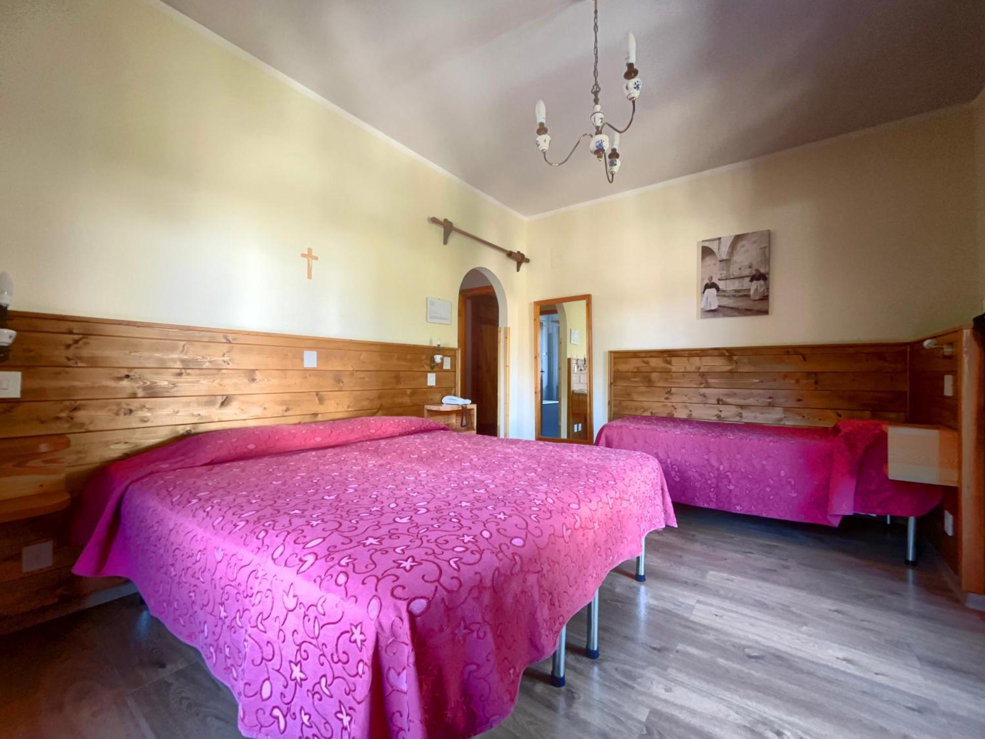 Hotel Garni Mille Pini Scanno Bagian luar foto