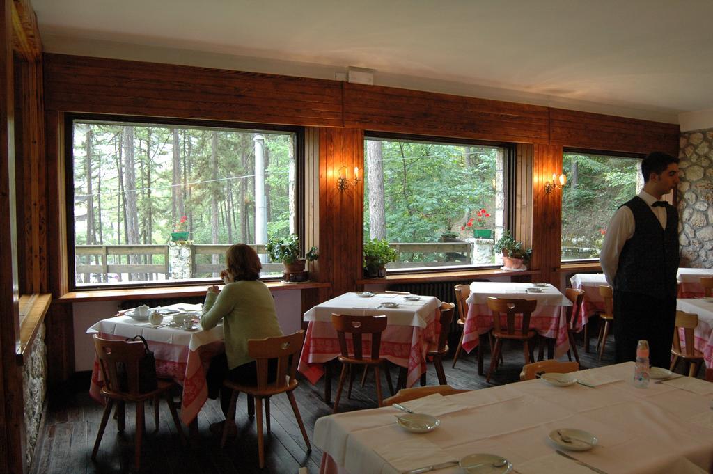 Hotel Garni Mille Pini Scanno Bagian luar foto