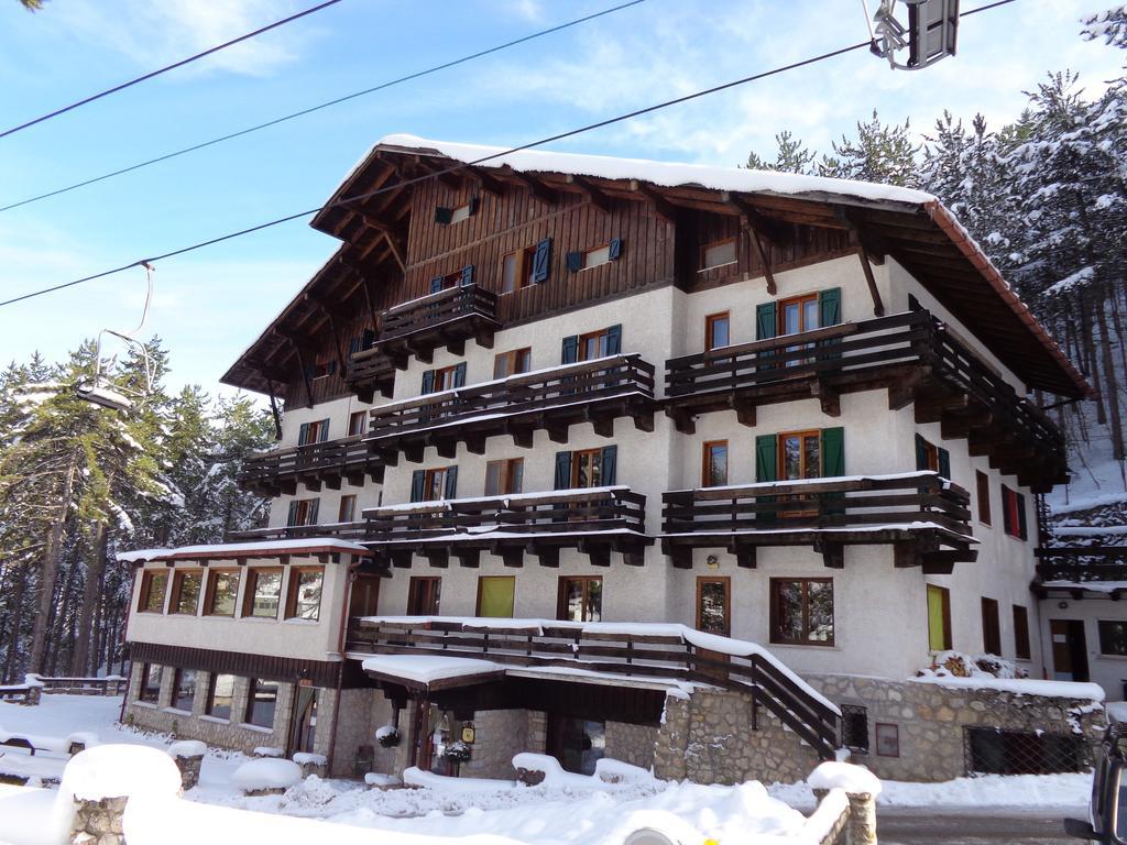 Hotel Garni Mille Pini Scanno Bagian luar foto